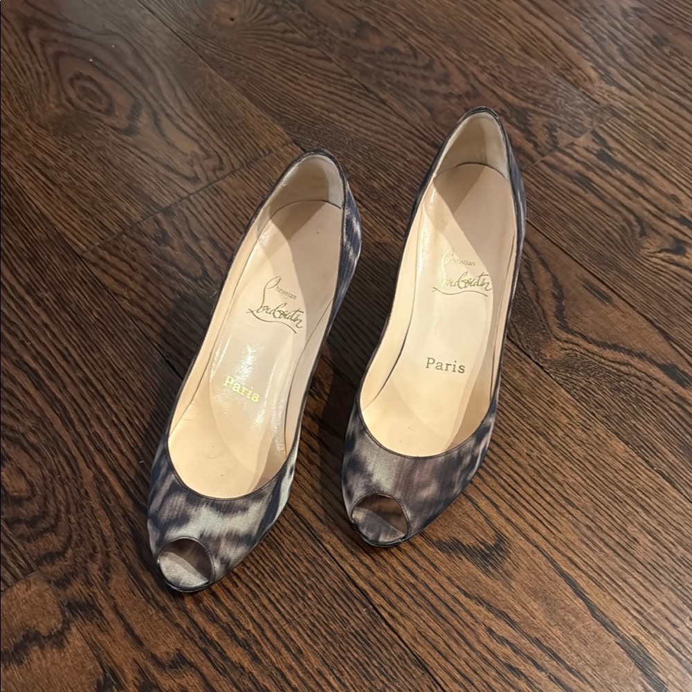 Christian Louboutin Peep-Toe Pumps in Gray and Black Pattern